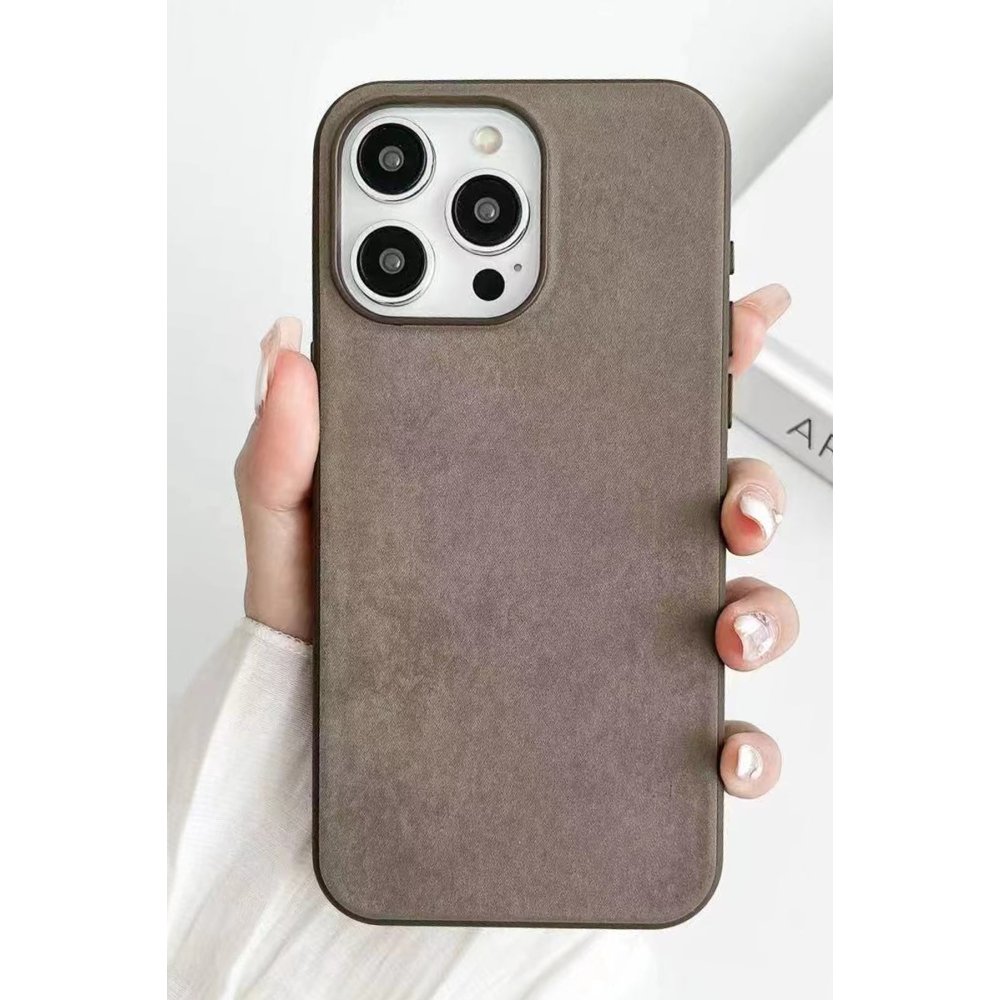  iPhone 15 Pro Kılıf Karen Magsafe Kapak - Kahverengi